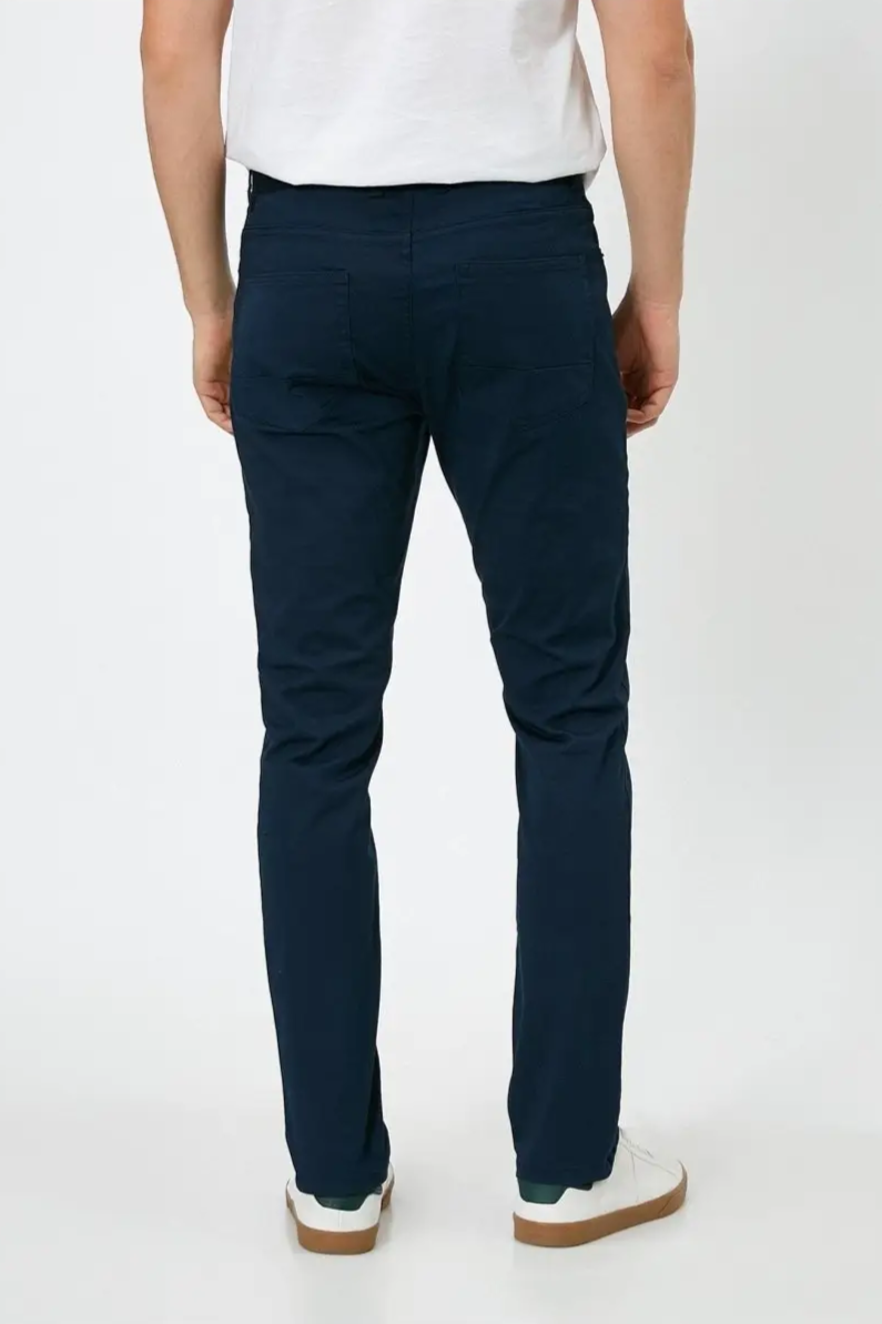 Pantalons en sergé slim fit en marine
