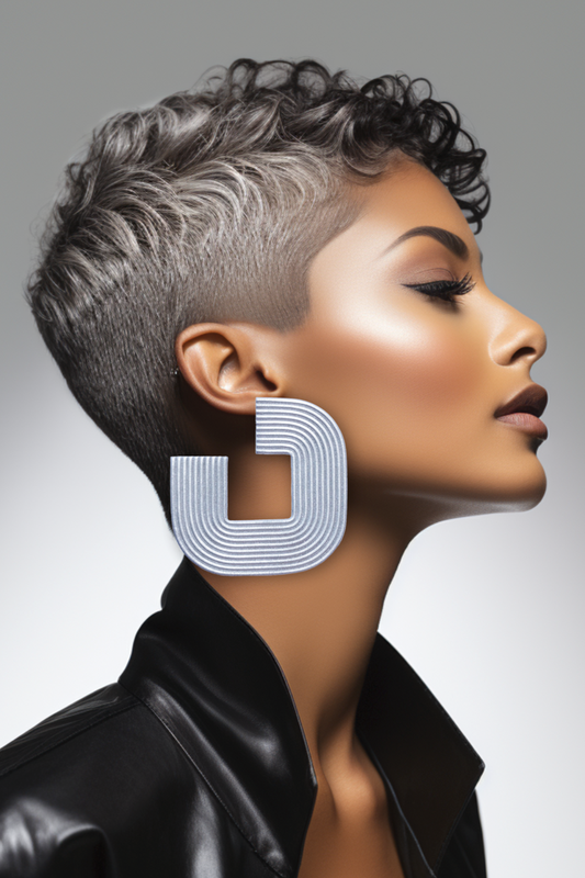 Boucle d'oreille en argent en forme de C carré