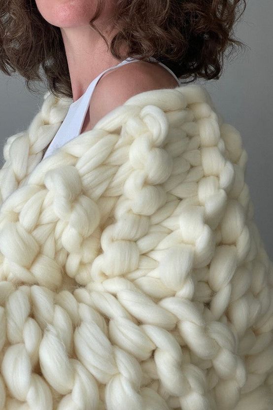 Bonita Chunky Cropped Knit Cardigan -Ivory - Ms.Meri Mak