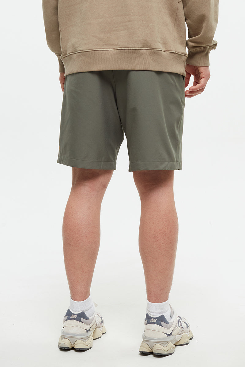 InMotion Latitude Court | Olive Foncé