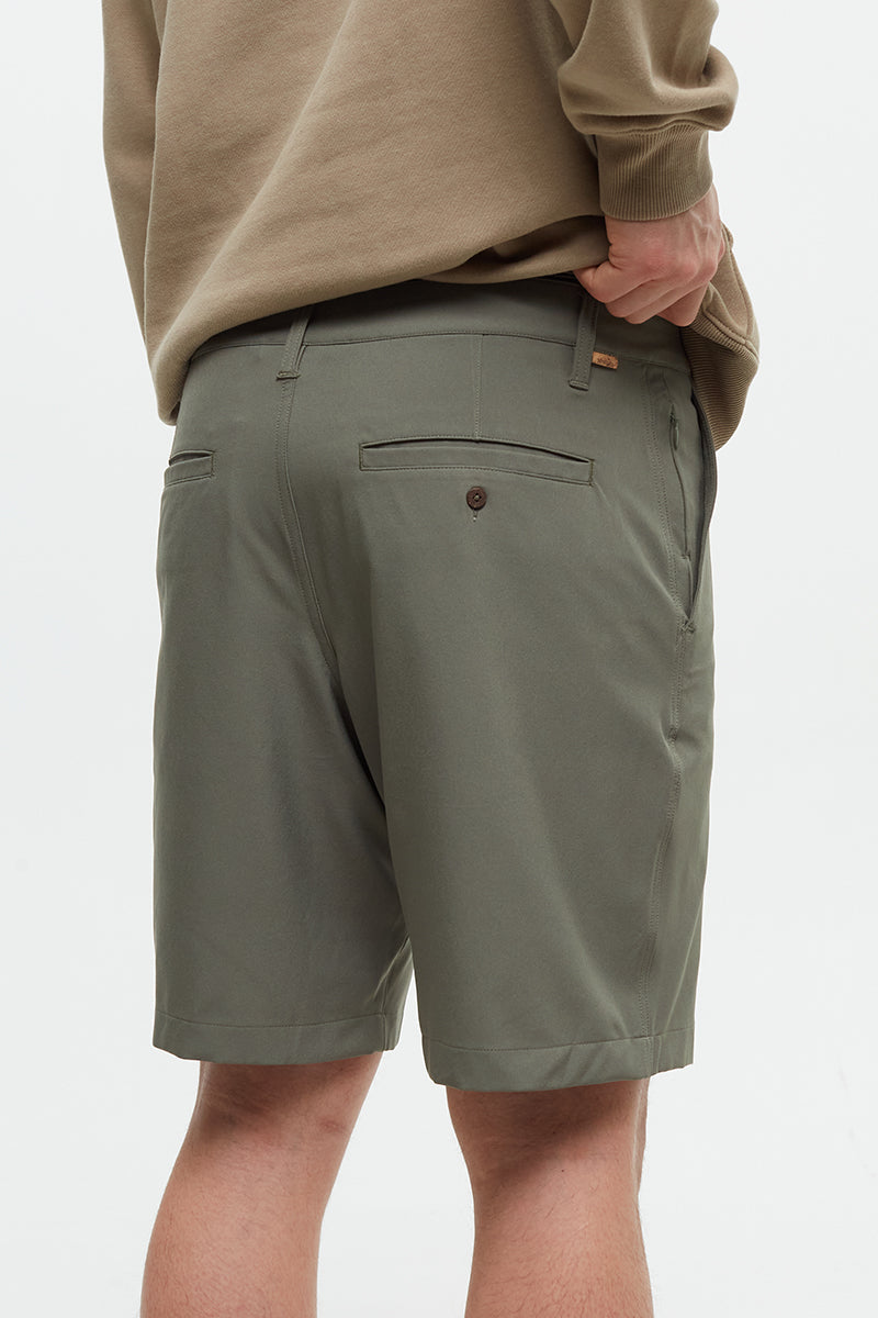 InMotion Latitude Court | Olive Foncé