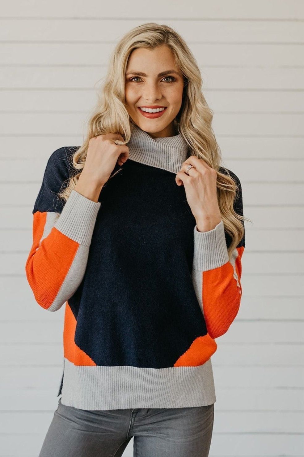 Naeva Color-Block Turtleneck Sweater - Ms.Meri Mak