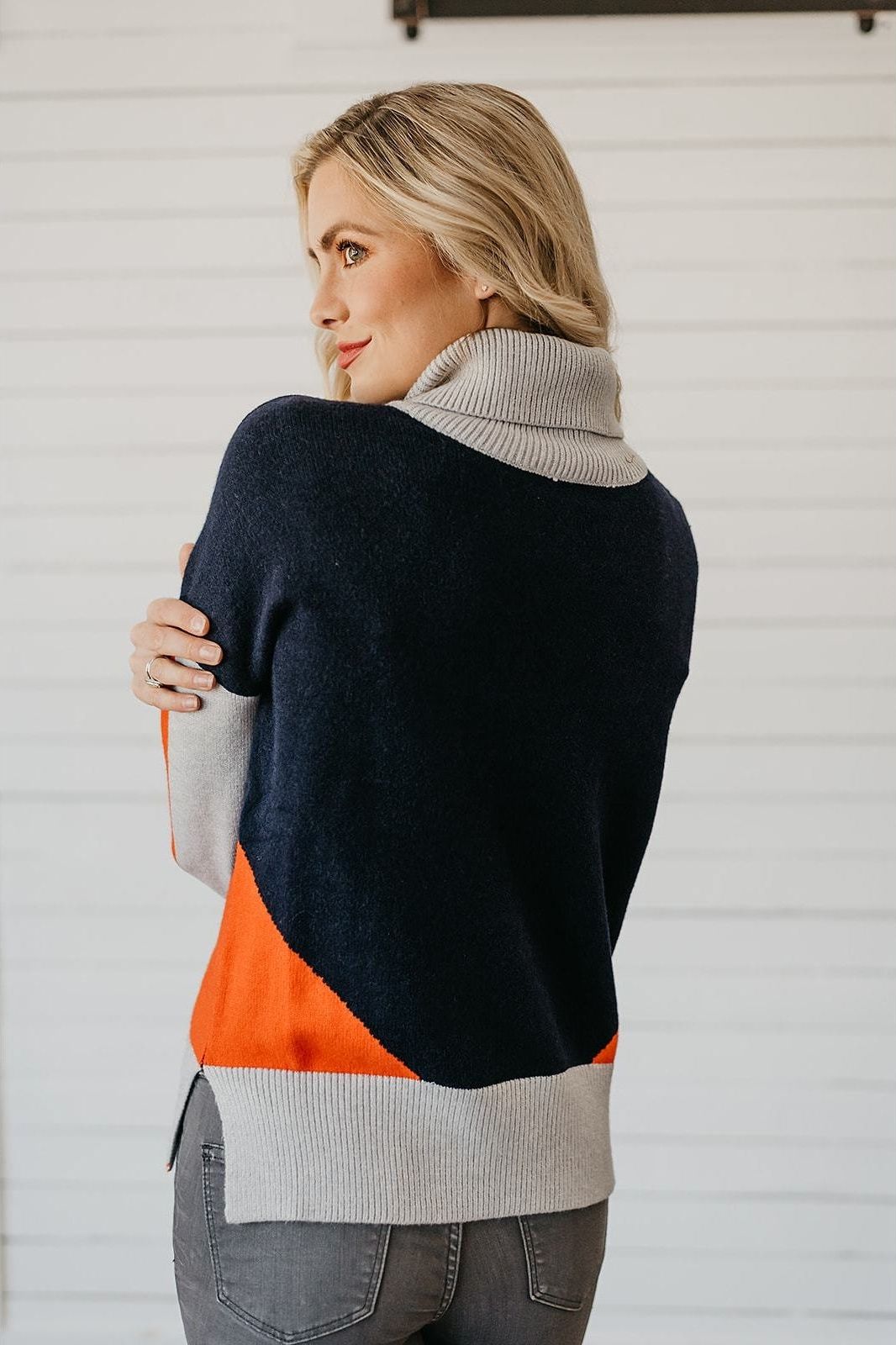 Naeva Color-Block Turtleneck Sweater - Ms.Meri Mak