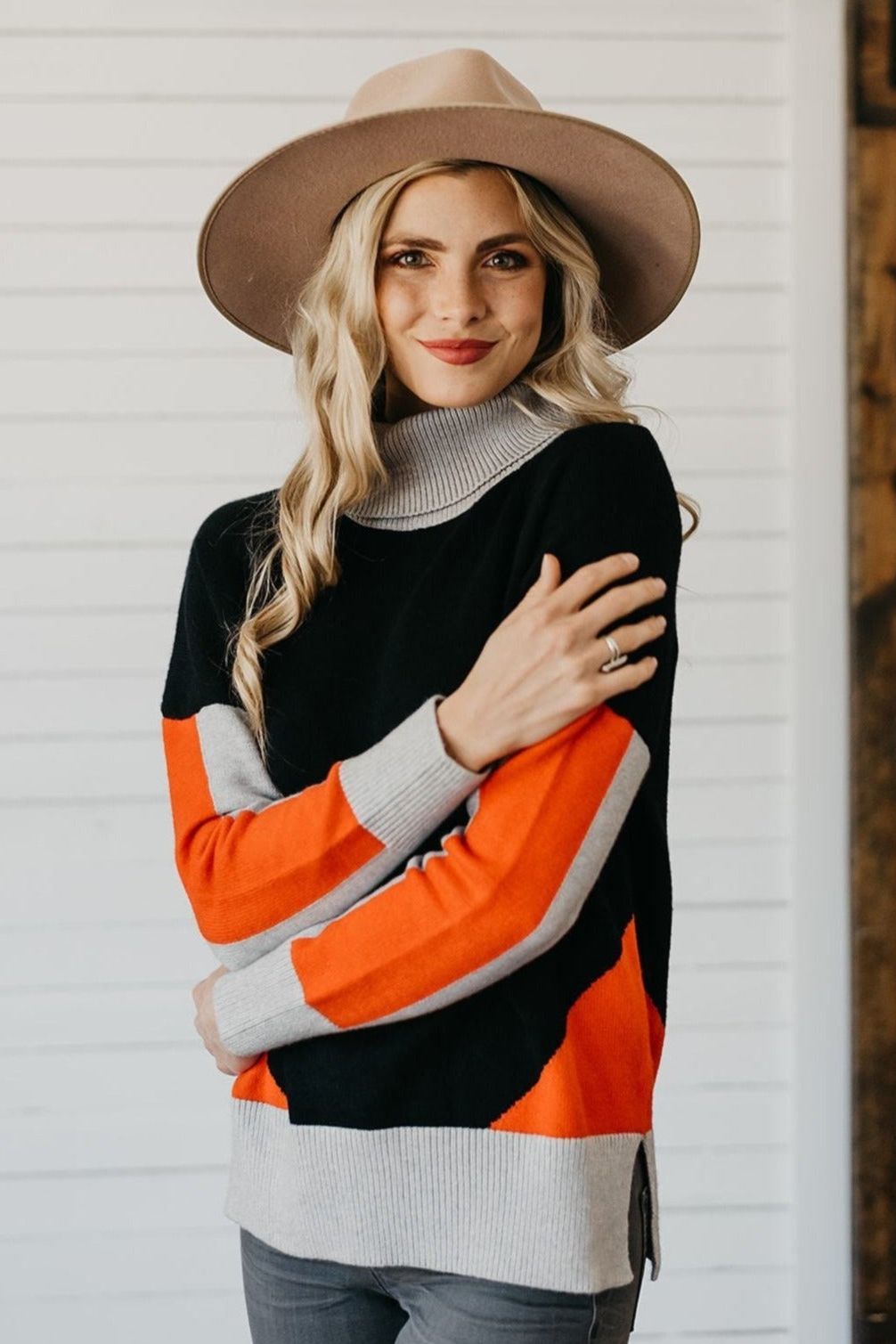 Naeva Color-Block Turtleneck Sweater - Ms.Meri Mak