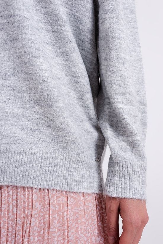 Nadia V neck sweater in light grey - Ms.Meri Mak