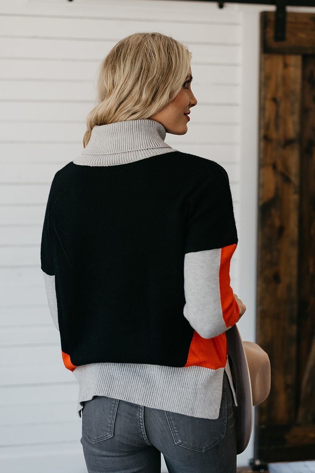 Naeva Color-Block Turtleneck Sweater - Ms.Meri Mak