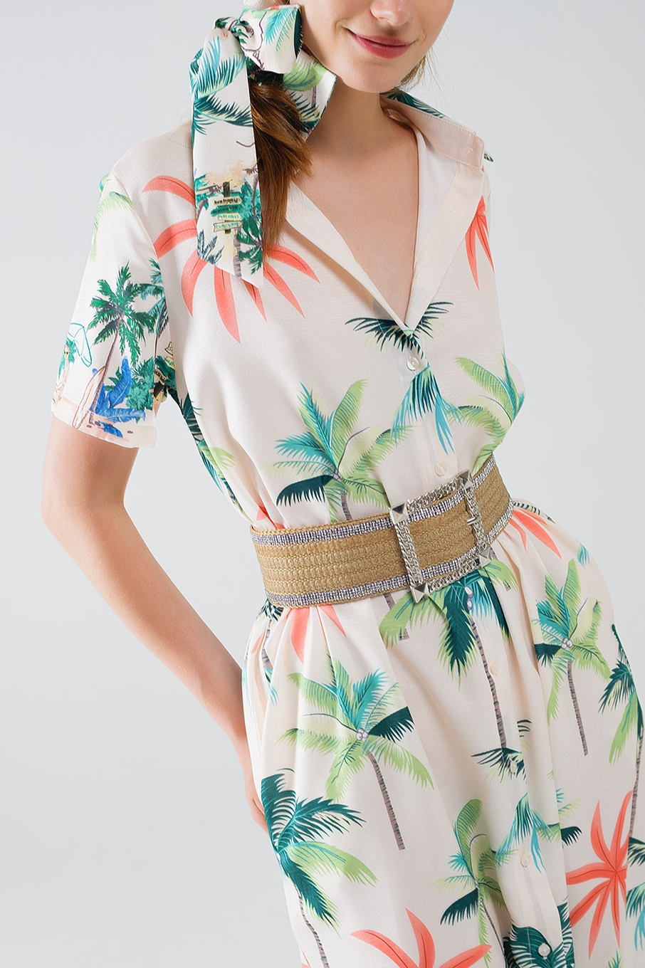 Robe midi à boutons dans la brise tropicale