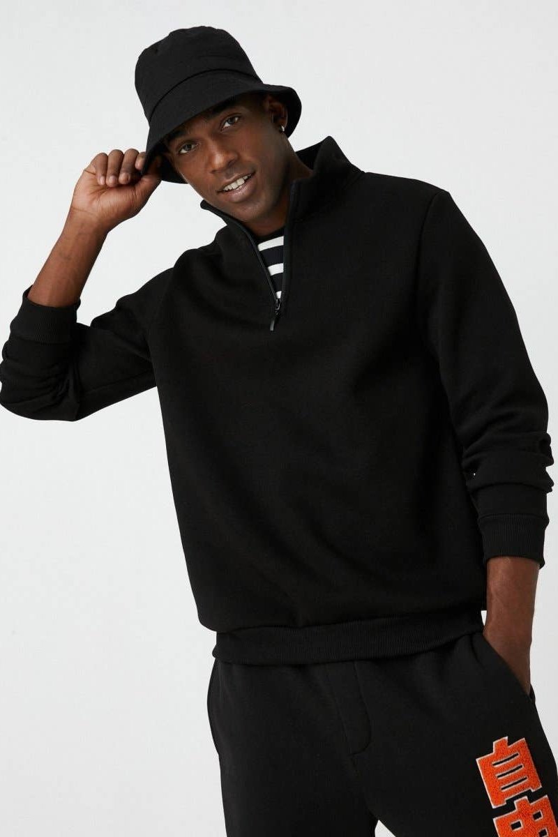 Malachi Half Zip Sweatshirt in Black