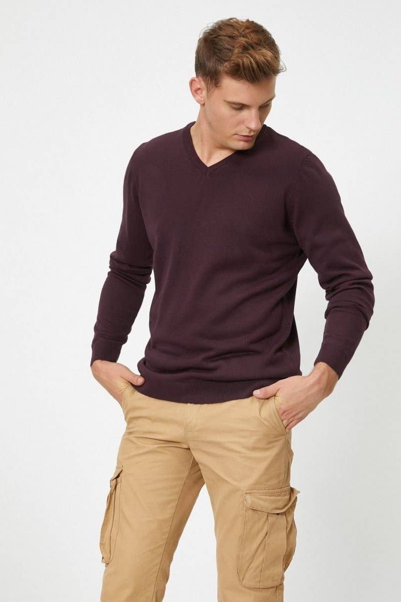 Baron V Neck Sweater in Maroon