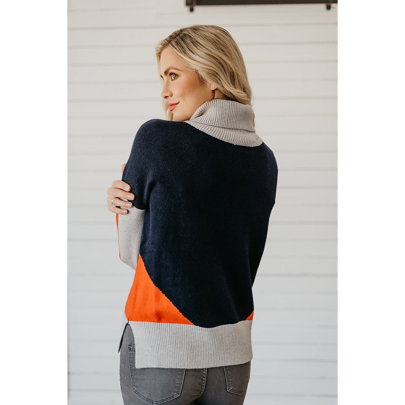Naeva Color-Block Turtleneck Sweater - Ms.Meri Mak