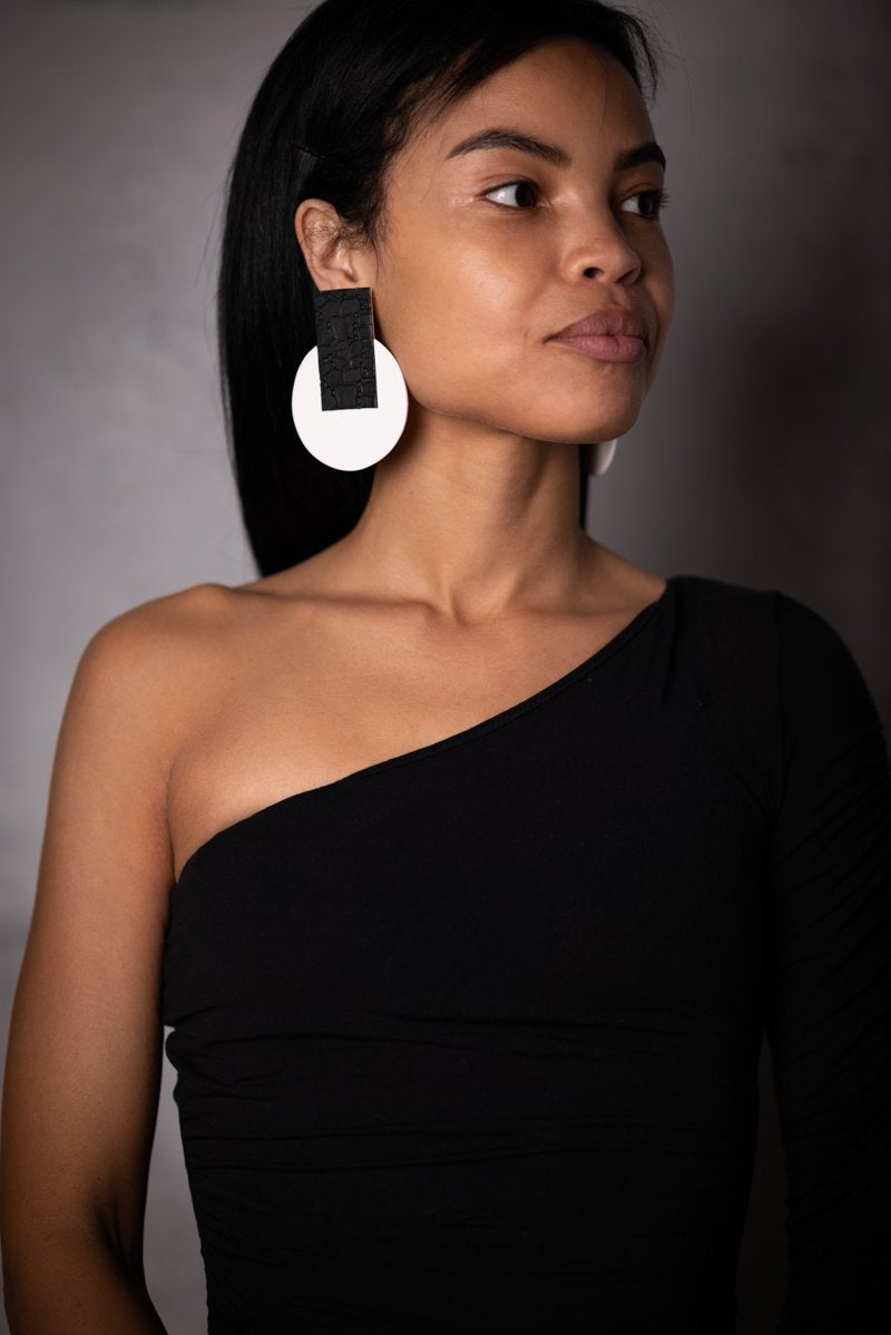 Evony Black and White Earring - Ms.Meri Mak