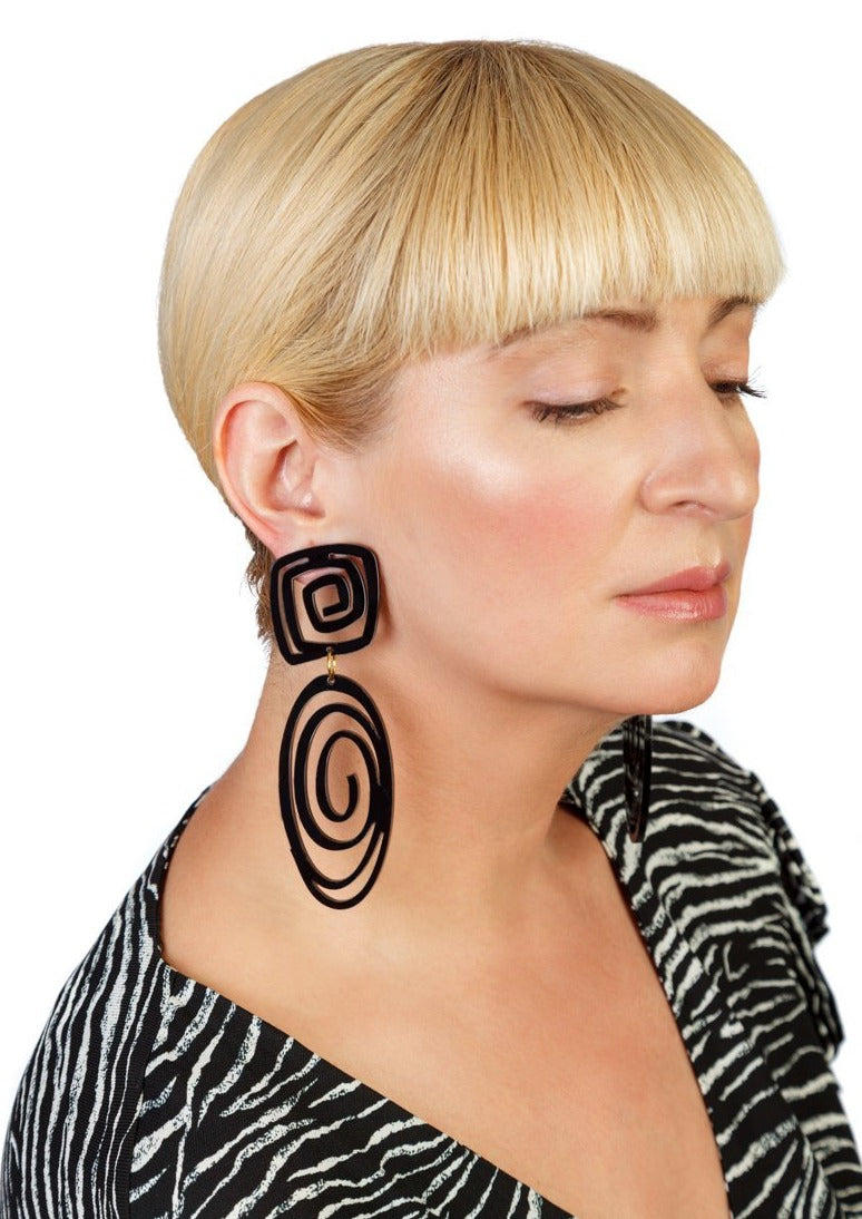 Eloi Oval Spiral Earrings - Ms.Meri Mak